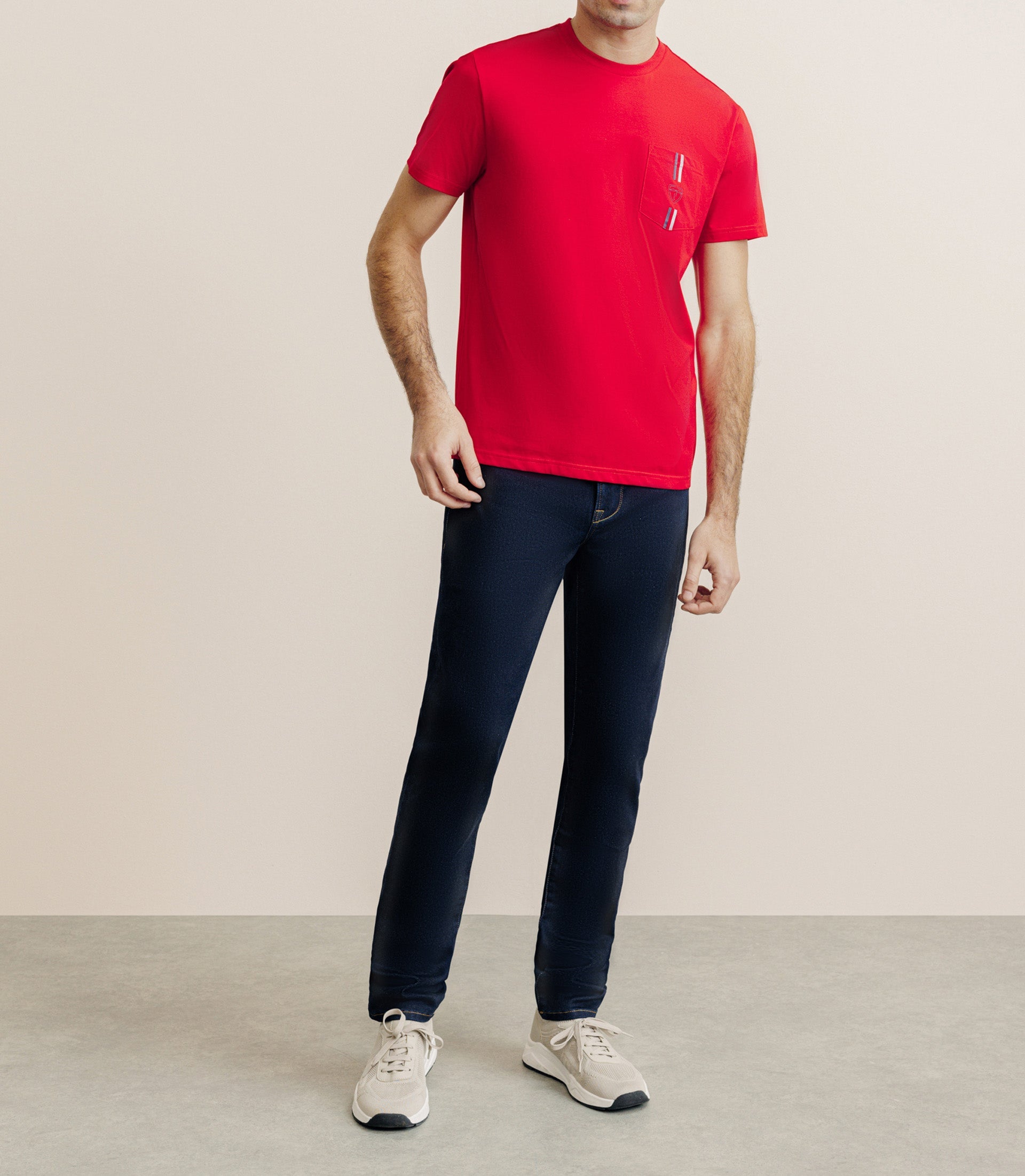 T-shirt à poche rouge - IZAC