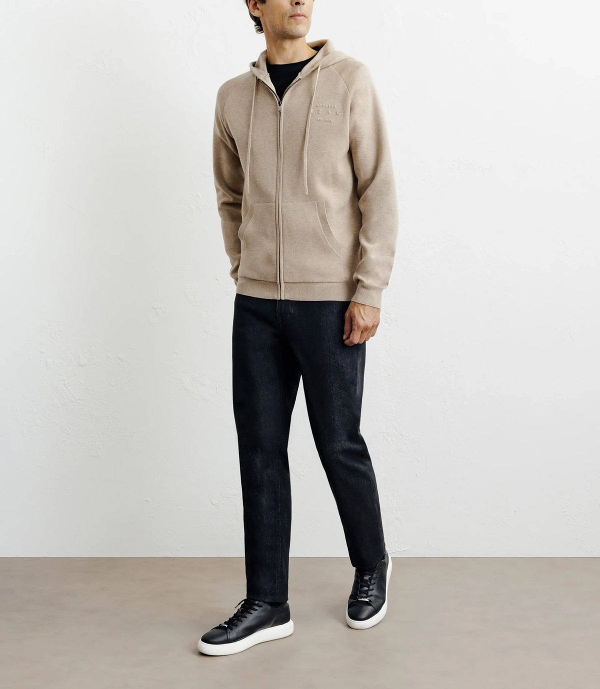 Hoodie zippé à capuche en maille beige - IZAC