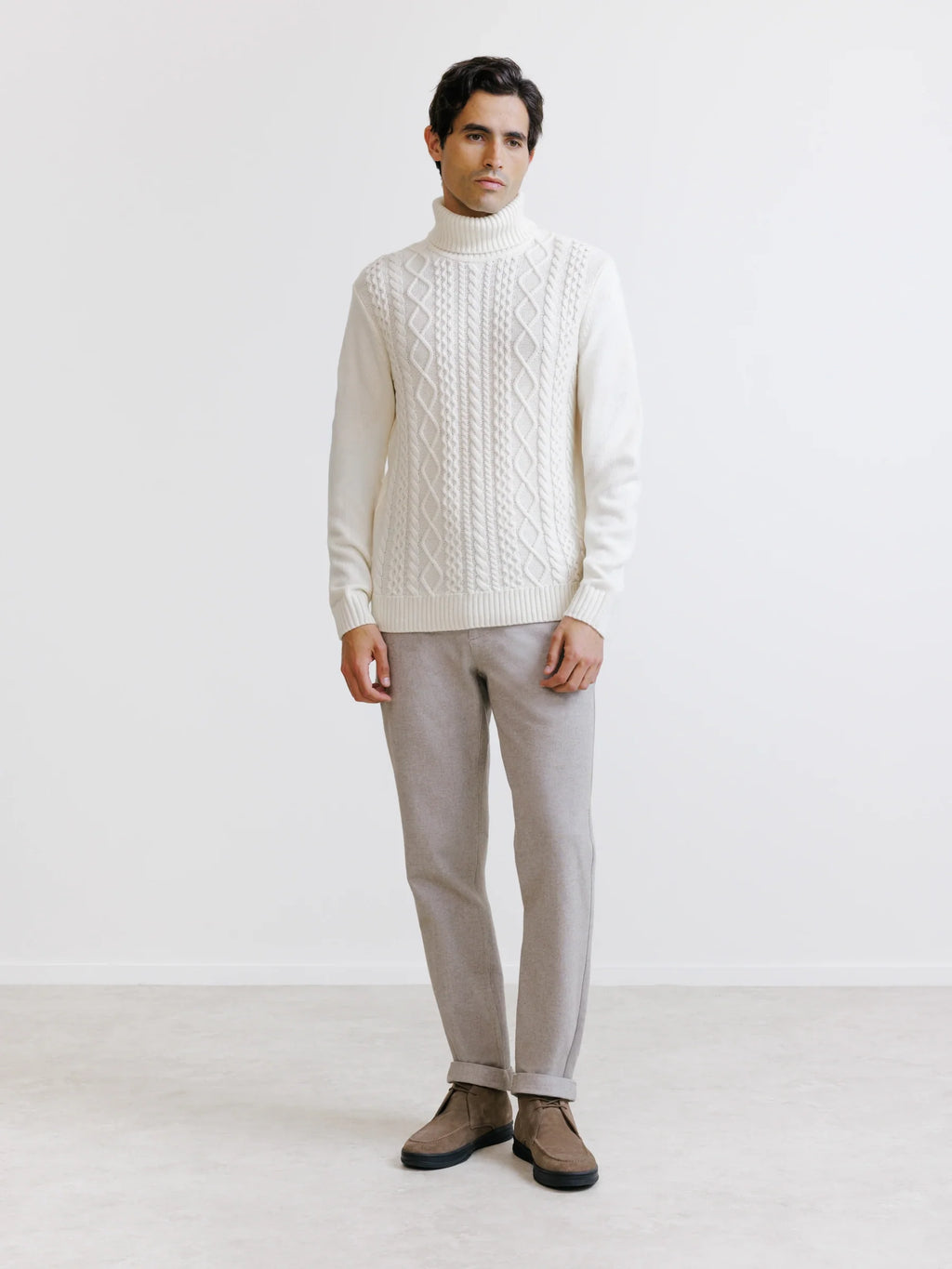 Pull col roulé en maille torsadée écru - IZAC