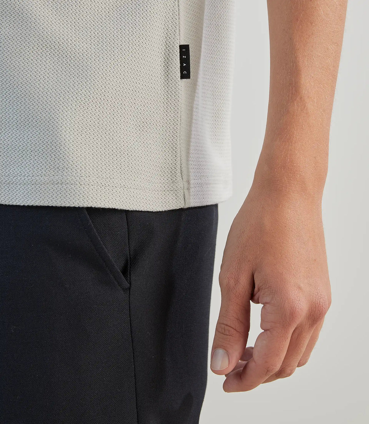 Polo col zip en jeu de points gris clair - IZAC