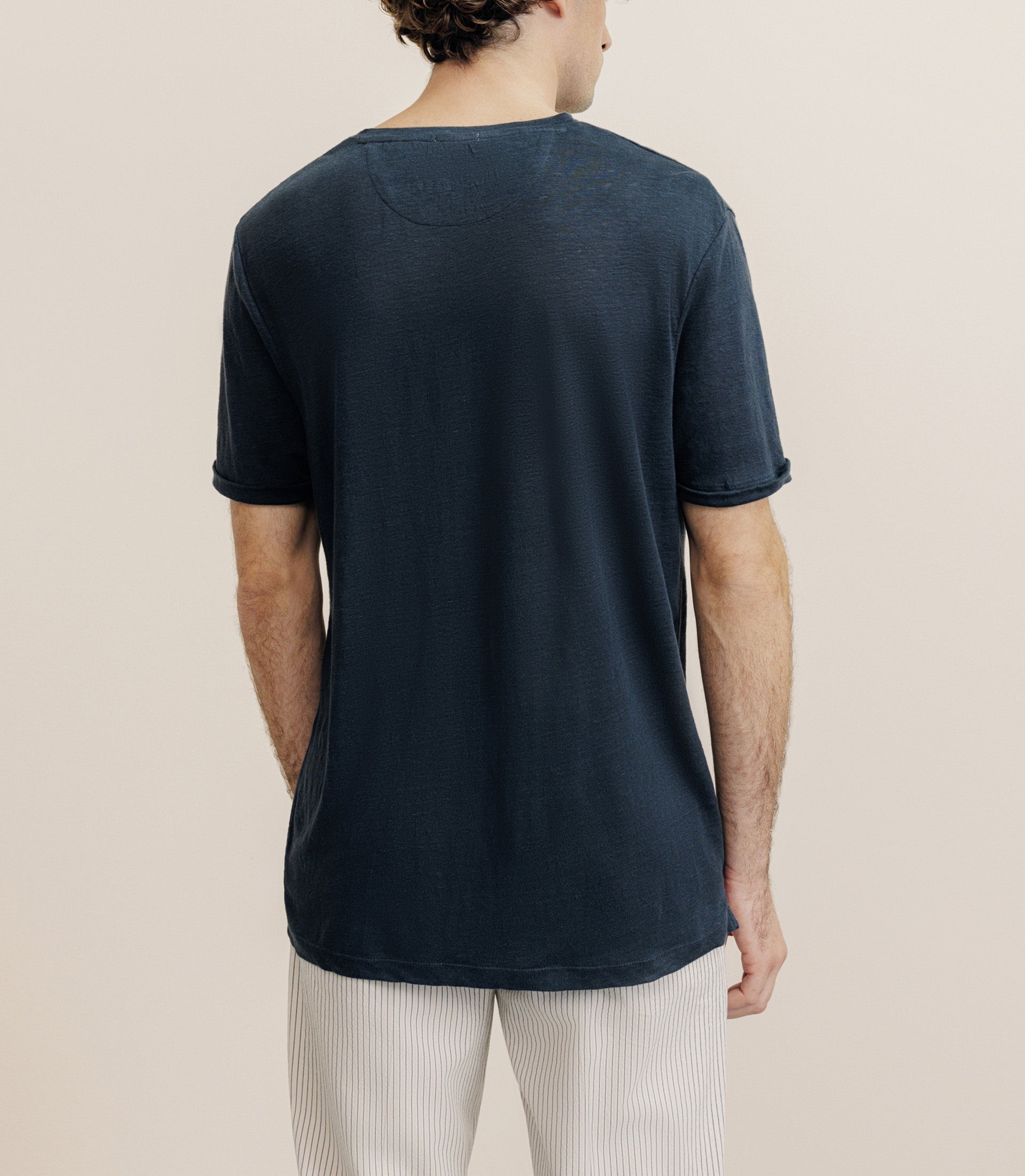 T-shirt col V 100% lin marine - IZAC