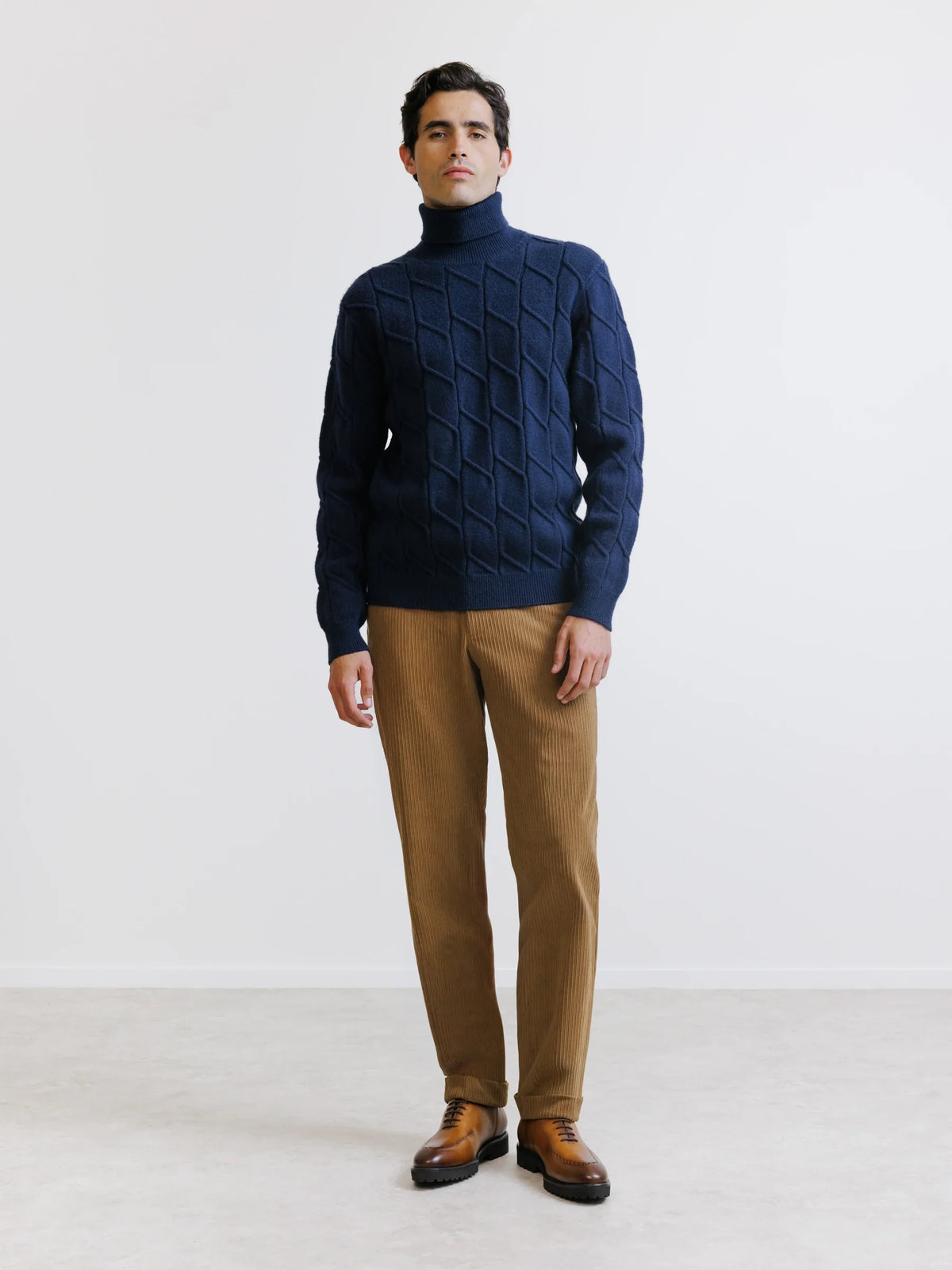 Pull col roulé en maille torsadée marine - IZAC