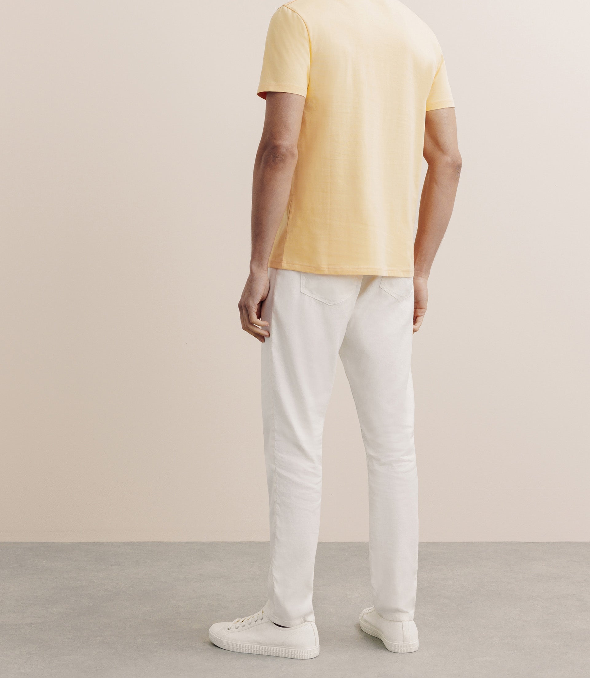 T-shirt col V avec poche pêche - IZAC