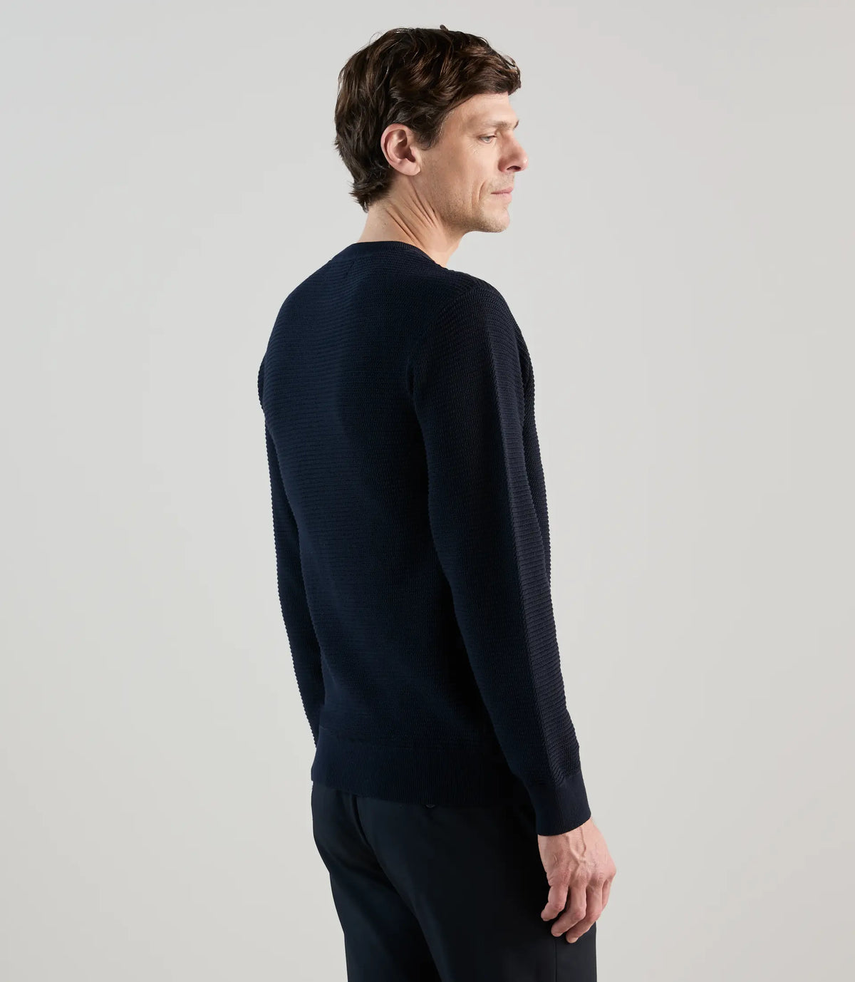 Pull col rond en jeu de points marine - IZAC