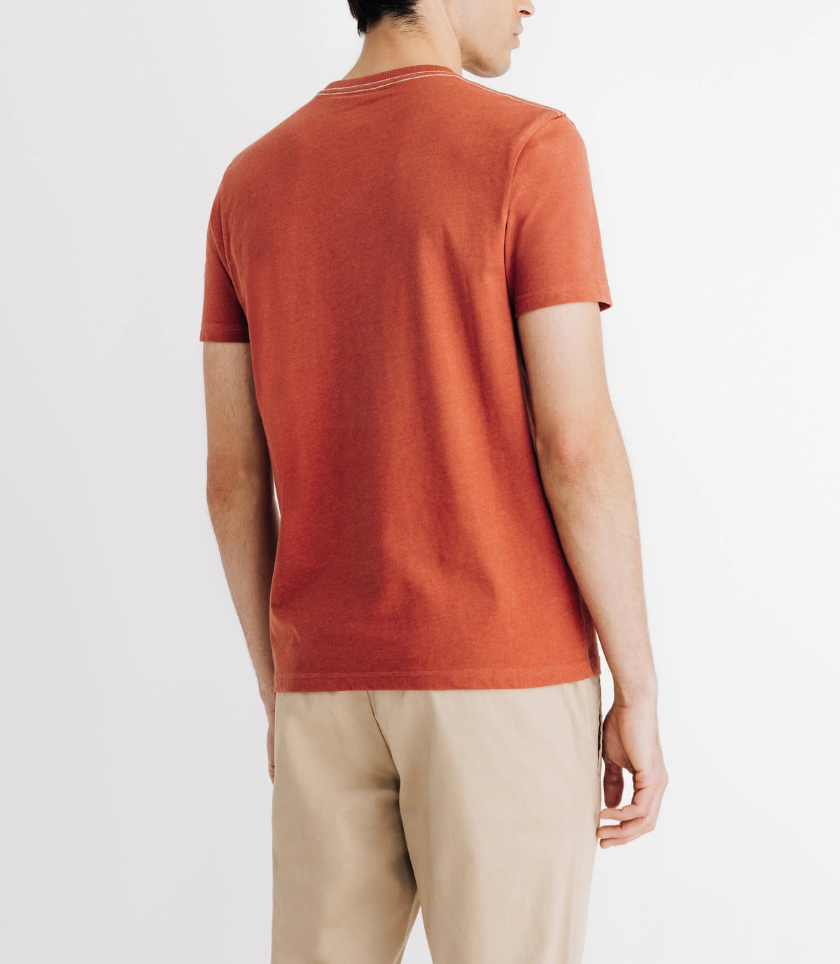 T-shirt col V avec poche rouge - IZAC