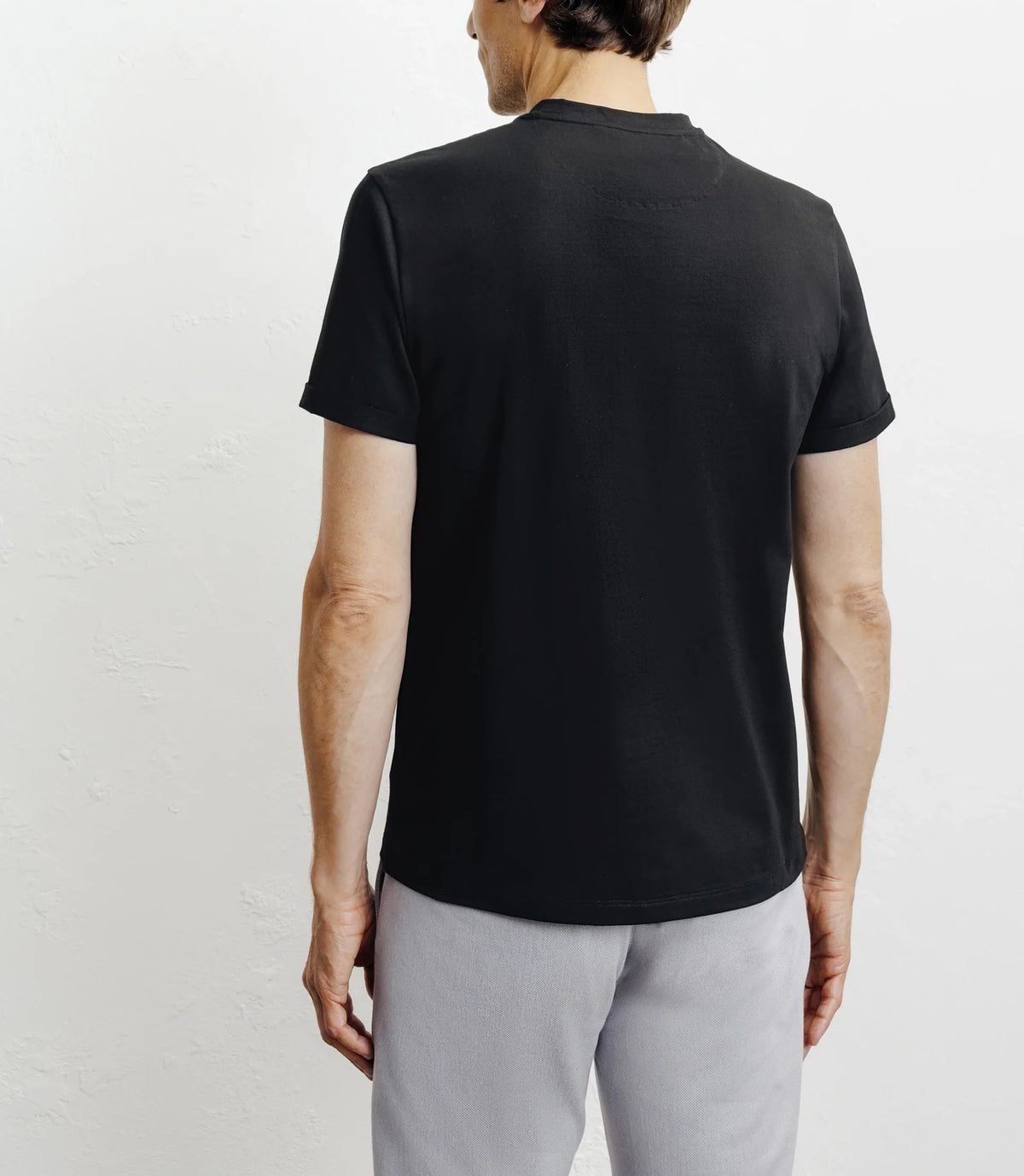 T-shirt col V noir - IZAC