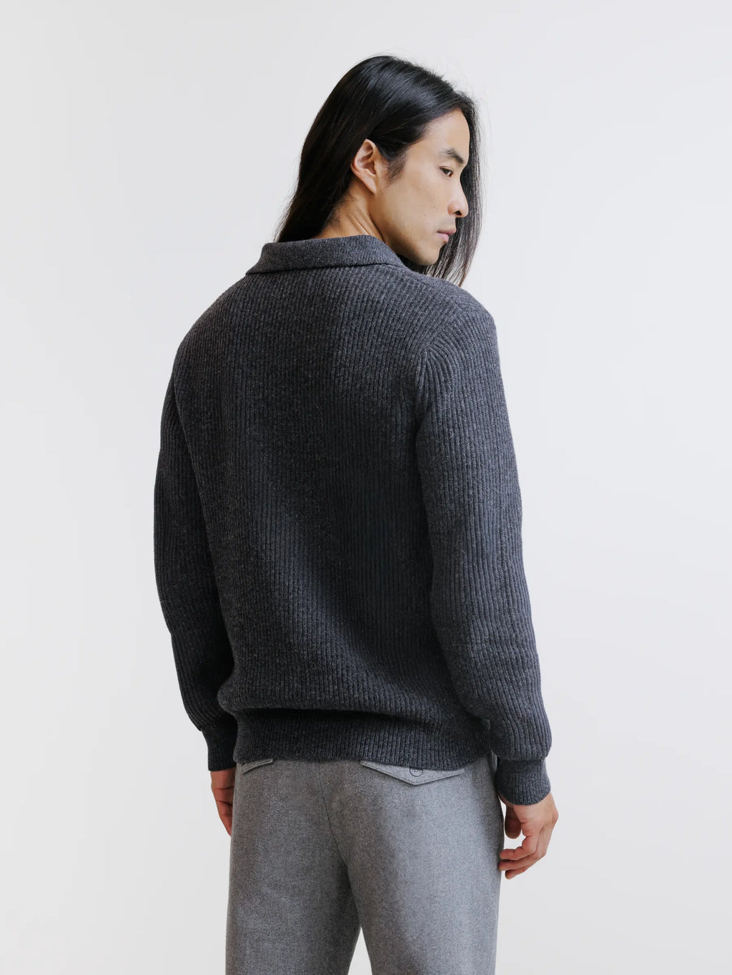 Pull à col polo ouvert en maille côtelée anthracite - IZAC