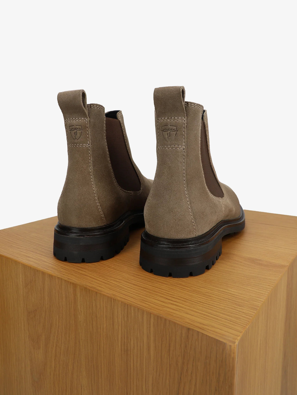 Bottines chelsea en suède taupe - IZAC