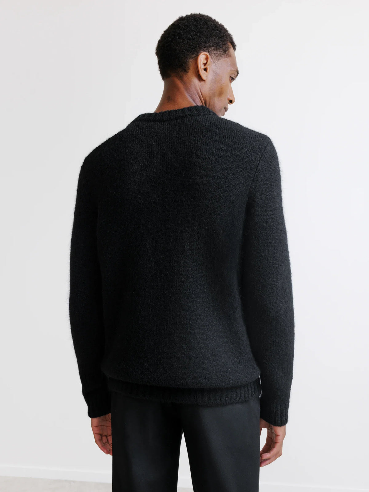 Pull col rond noir - IZAC