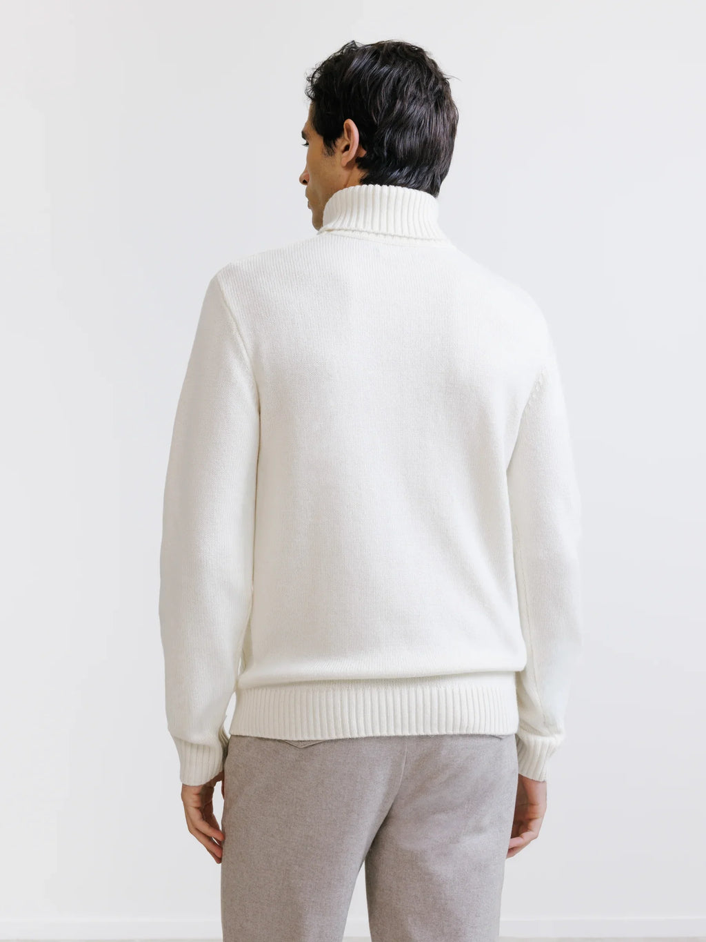 Pull col roulé en maille torsadée écru - IZAC