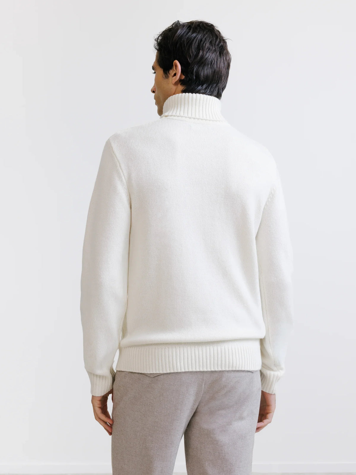 Pull col roulé en maille torsadée écru - IZAC
