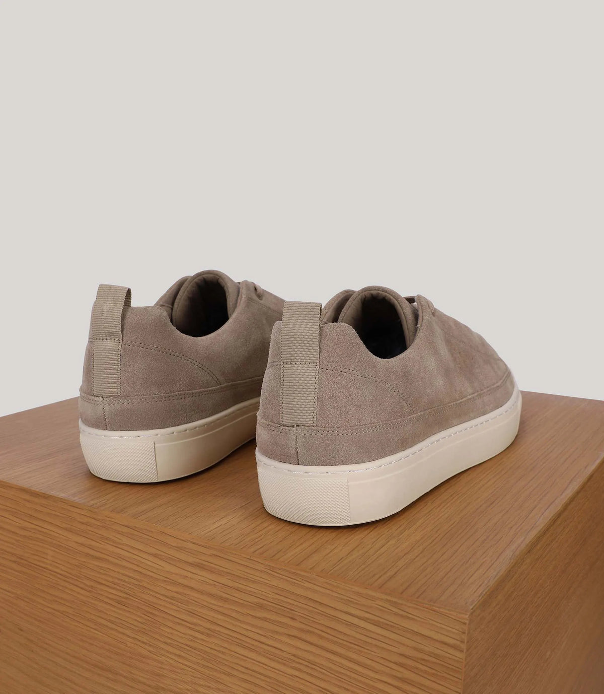 Basket en suède beige - IZAC