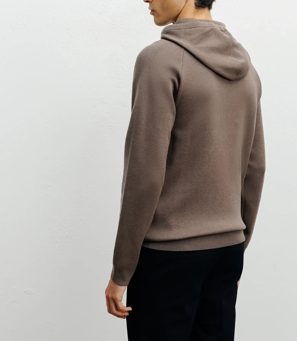Pull à capuche en maille chatain - IZAC