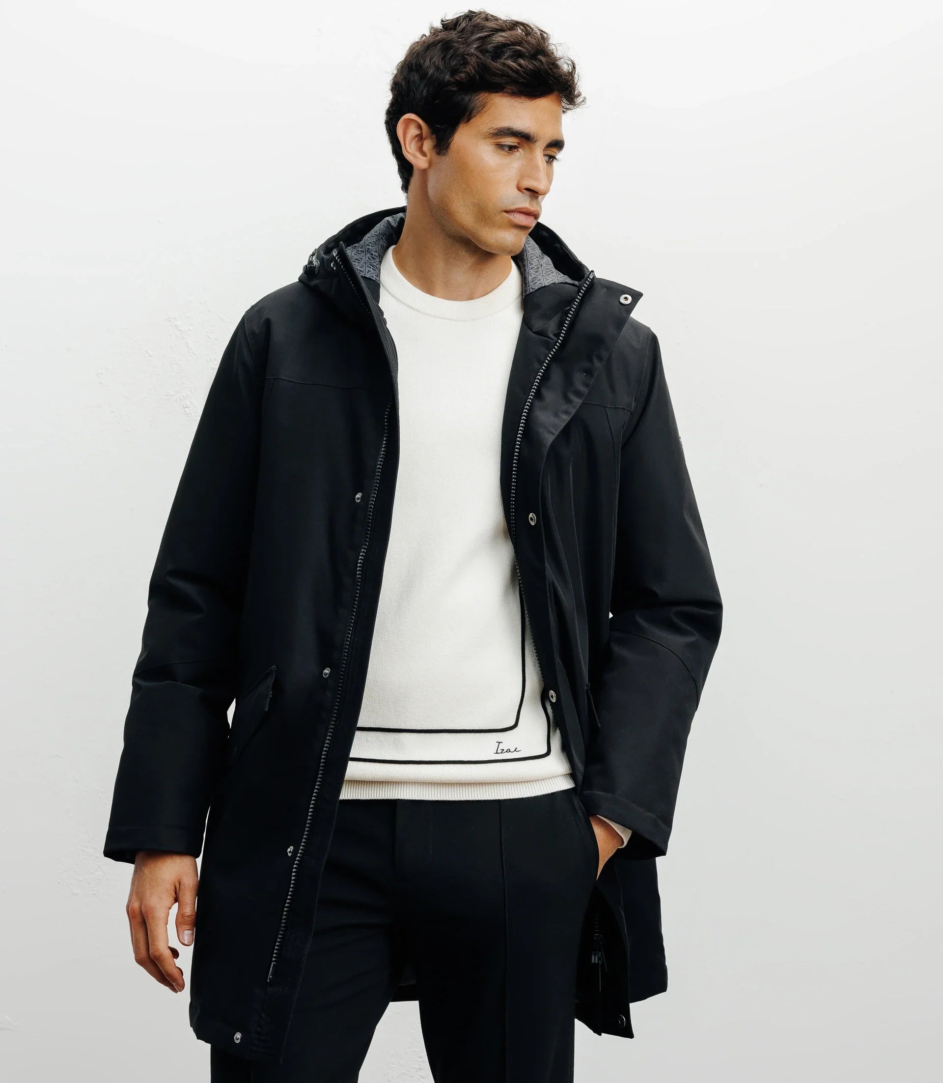 Parka à capuche noire