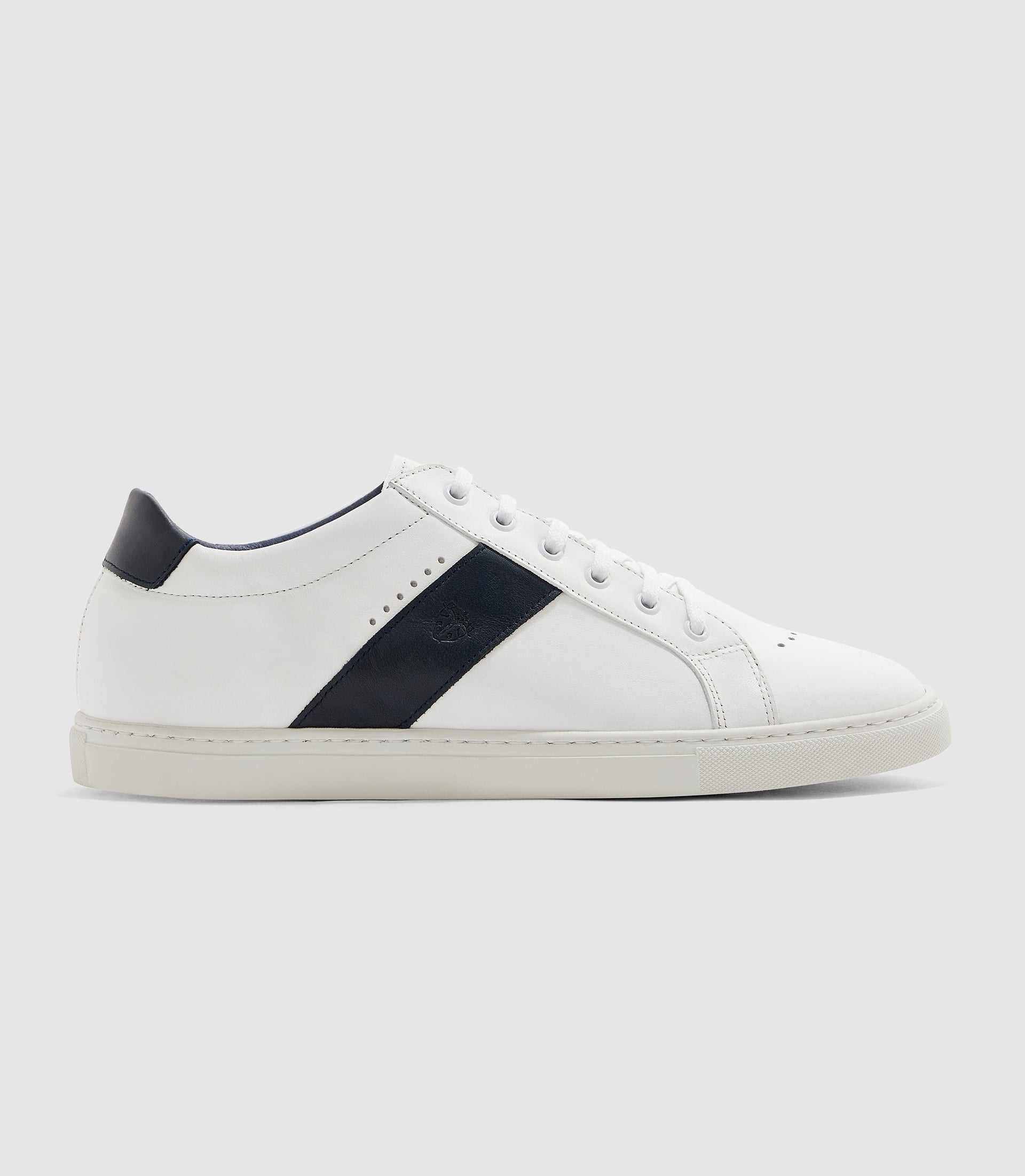 Sneakers en cuir blanche et marine "Eva" - IZAC