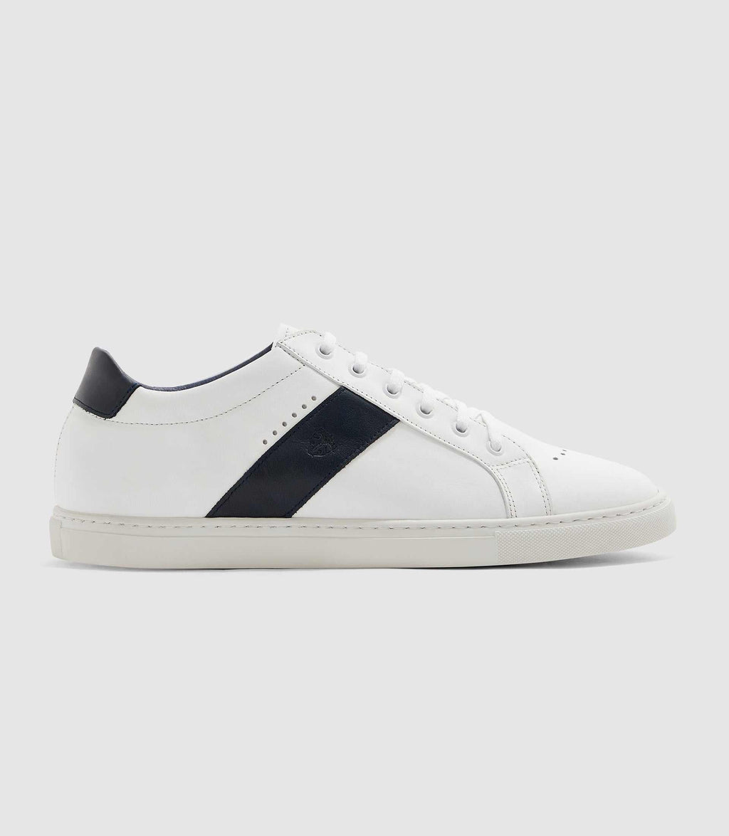Sneakers en cuir blanche et marine "Eva" - IZAC