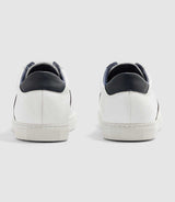 Sneakers en cuir blanche et marine "Eva" - IZAC