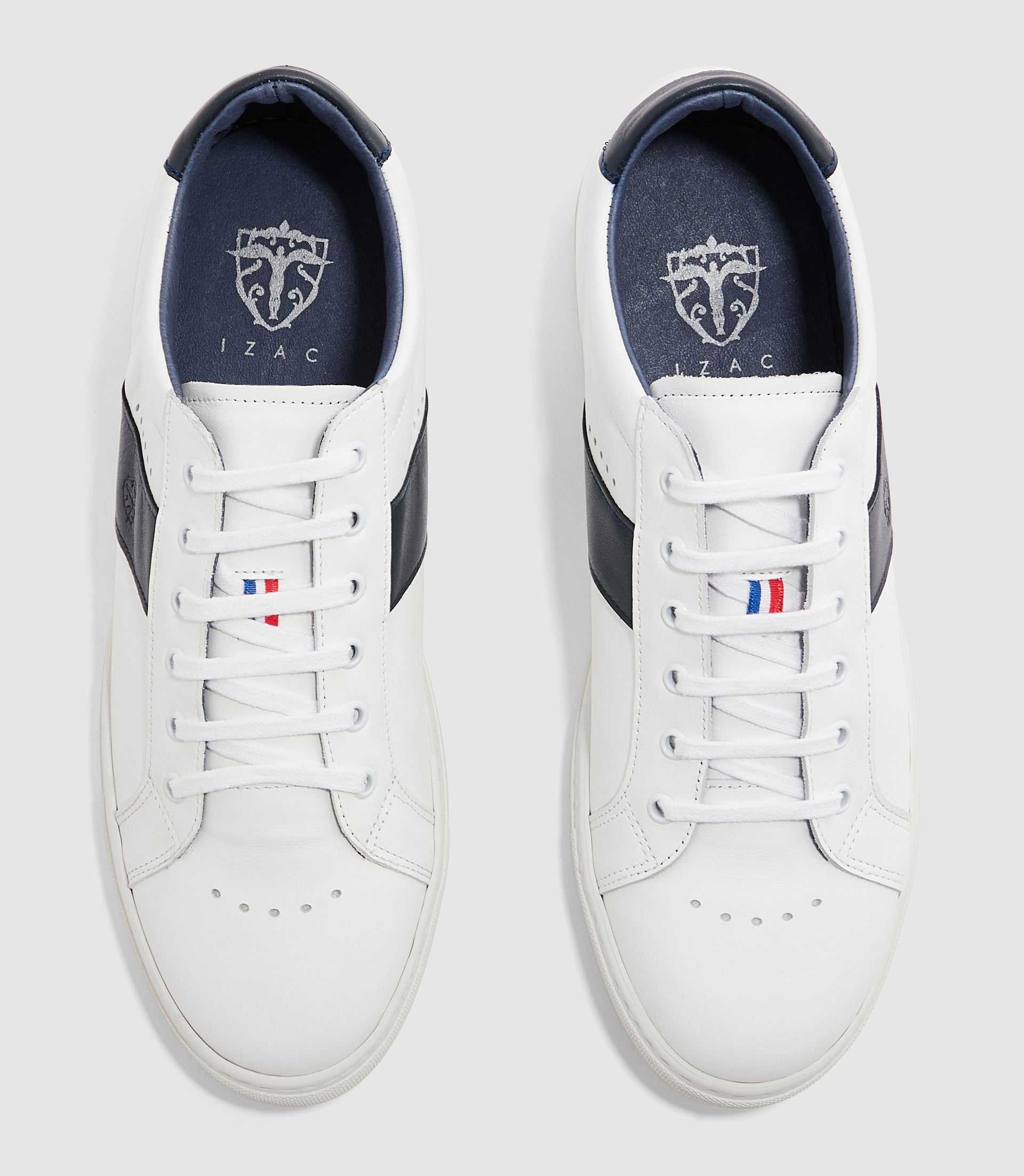 Sneakers en cuir blanche et marine "Eva" - IZAC