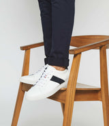 Sneakers en cuir blanche et marine "Eva" - IZAC