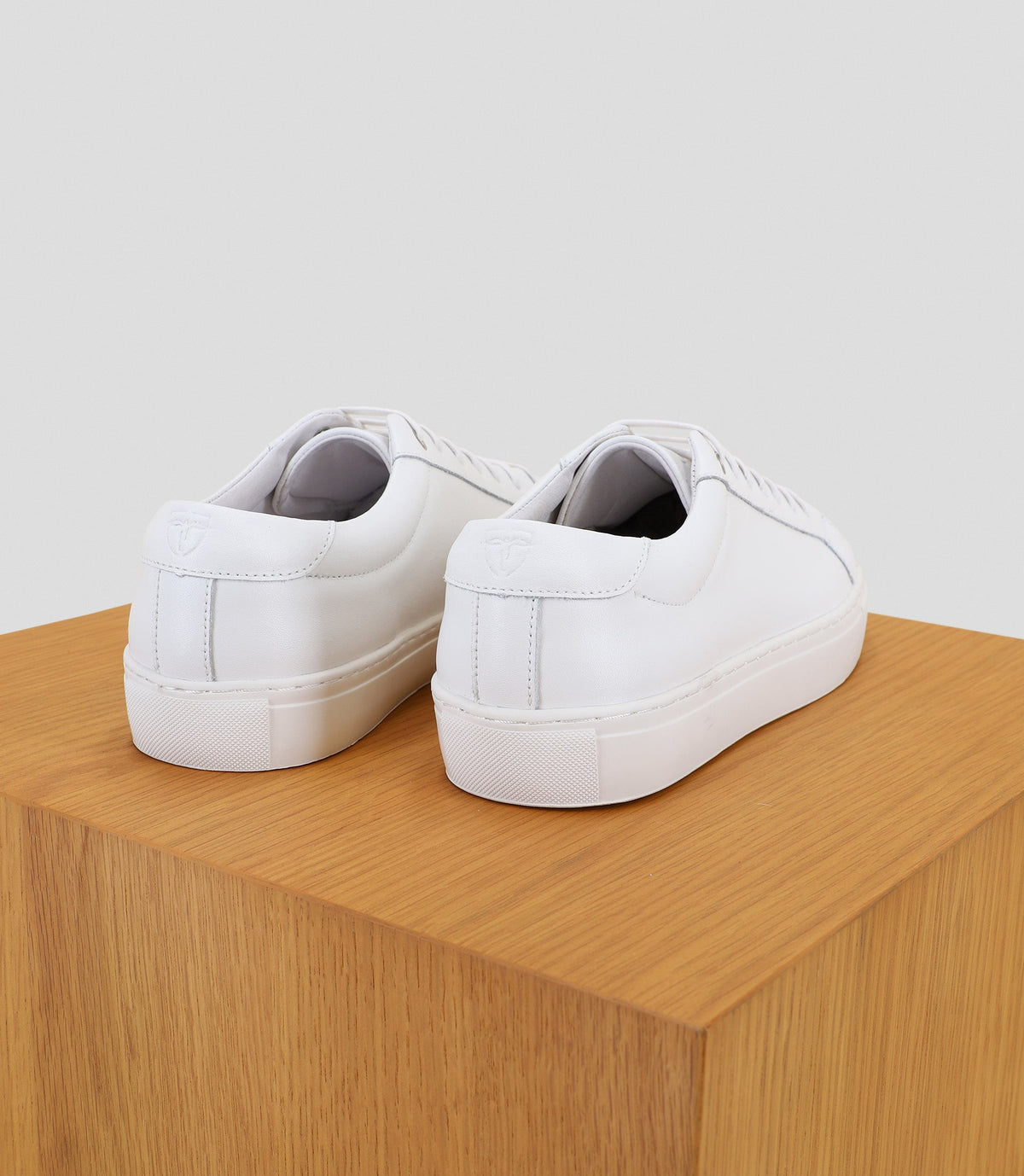 Chaussures baskets blanches - IZAC