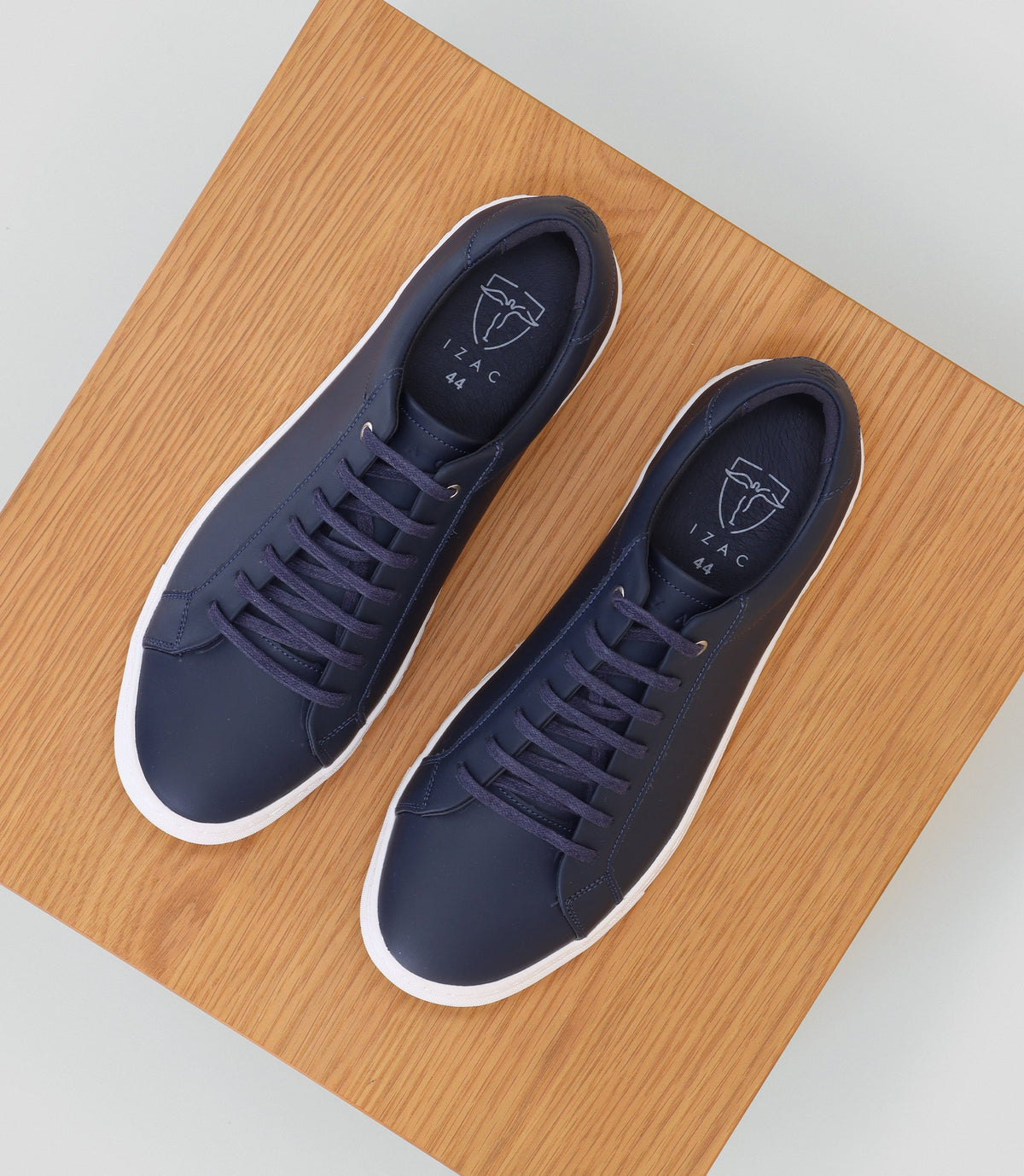 Chaussures baskets marine - IZAC