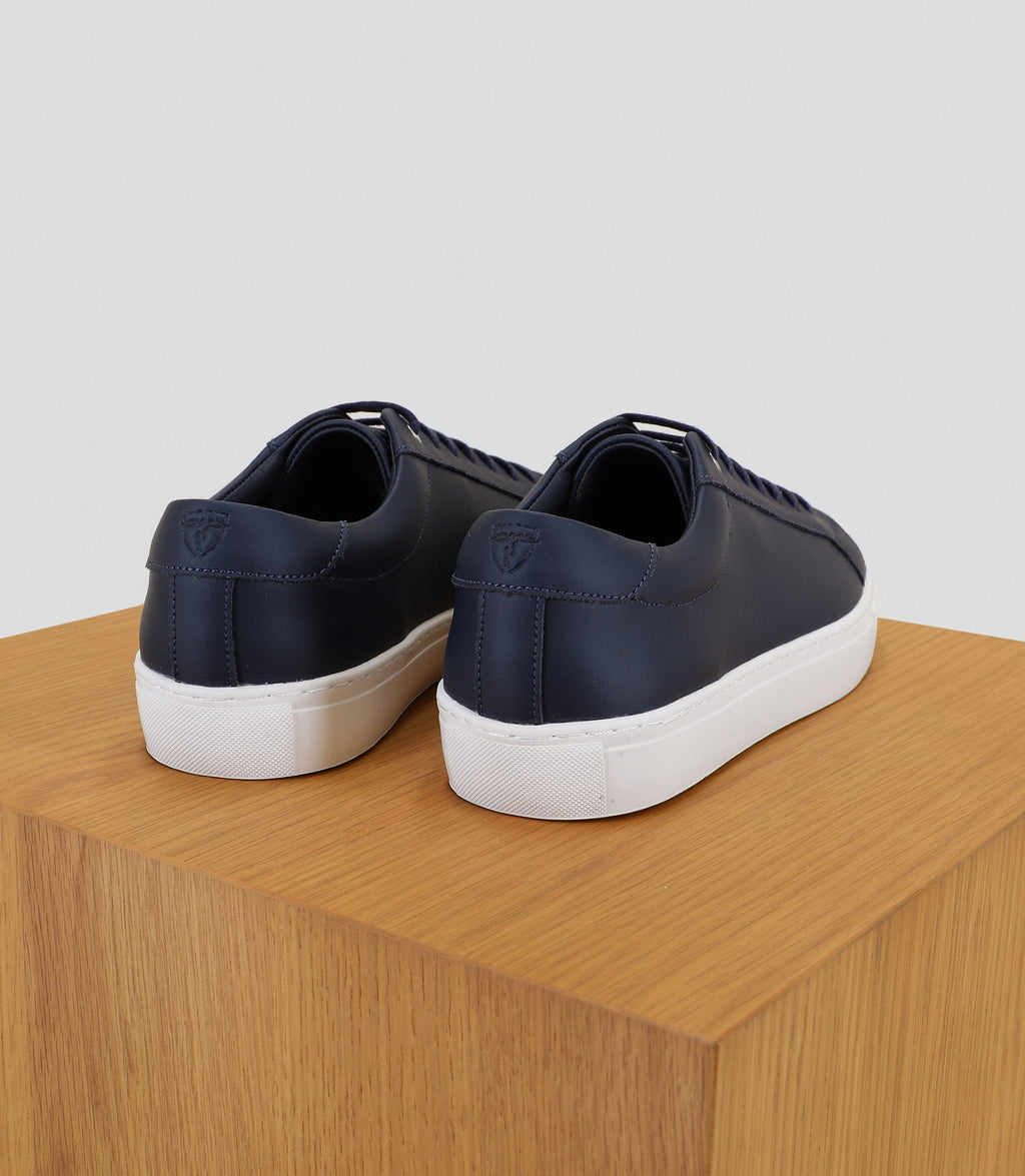 Chaussures baskets marine - IZAC