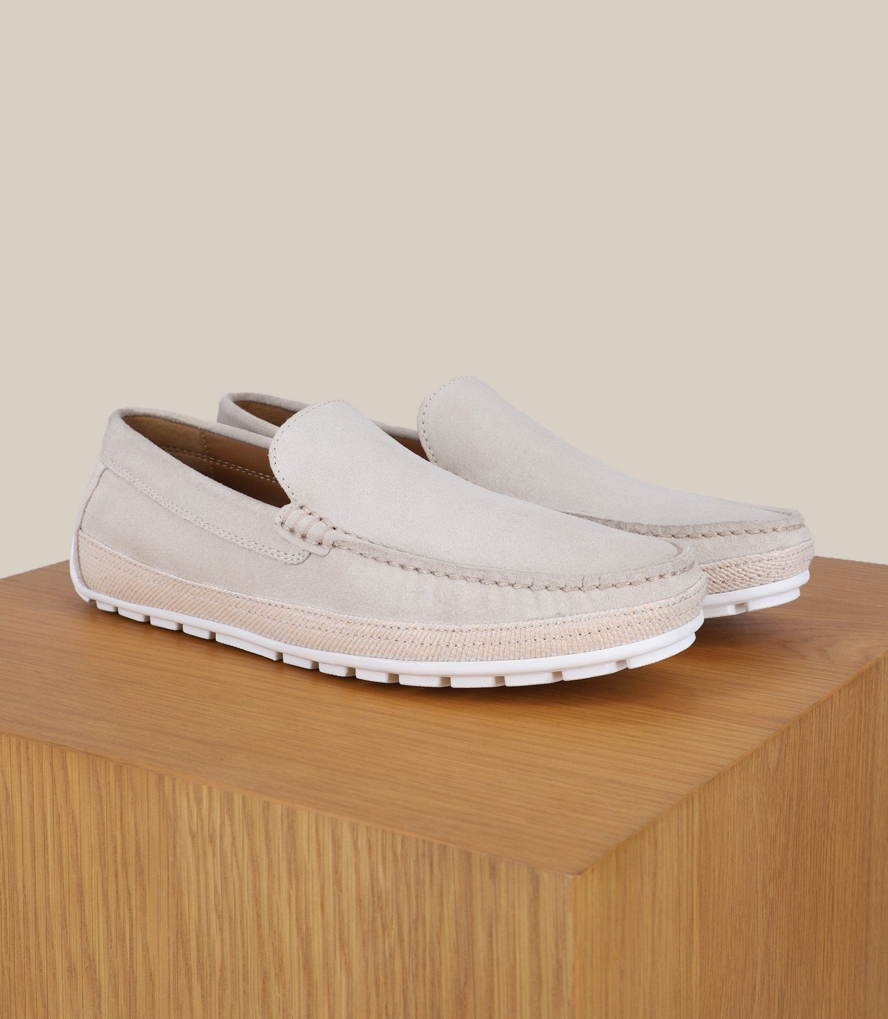 Mocassin en daim ecru - IZAC
