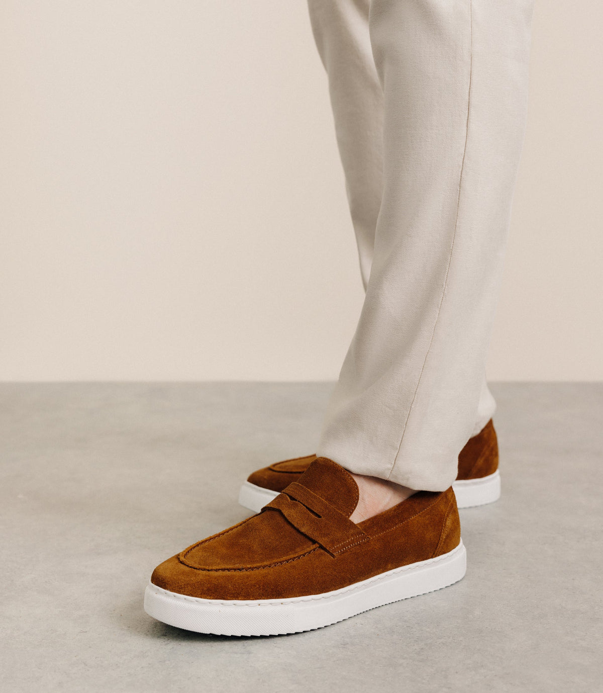 Chaussures mocassins en daim camel - IZAC