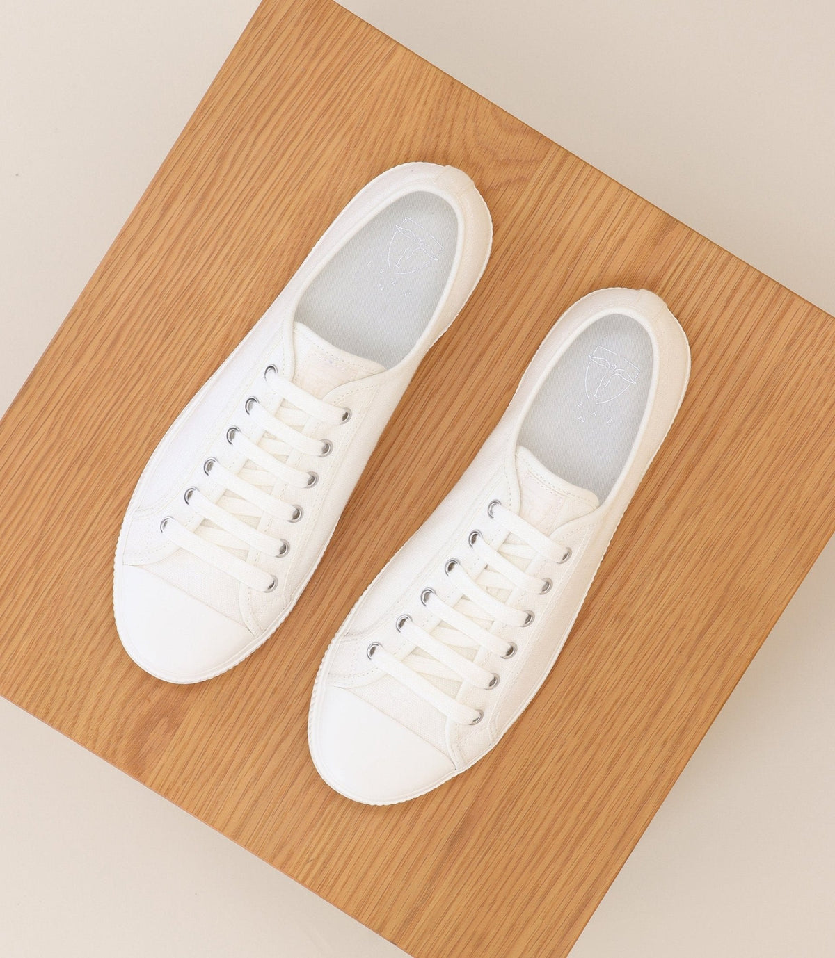 Chaussures baskets en toile écru - IZAC
