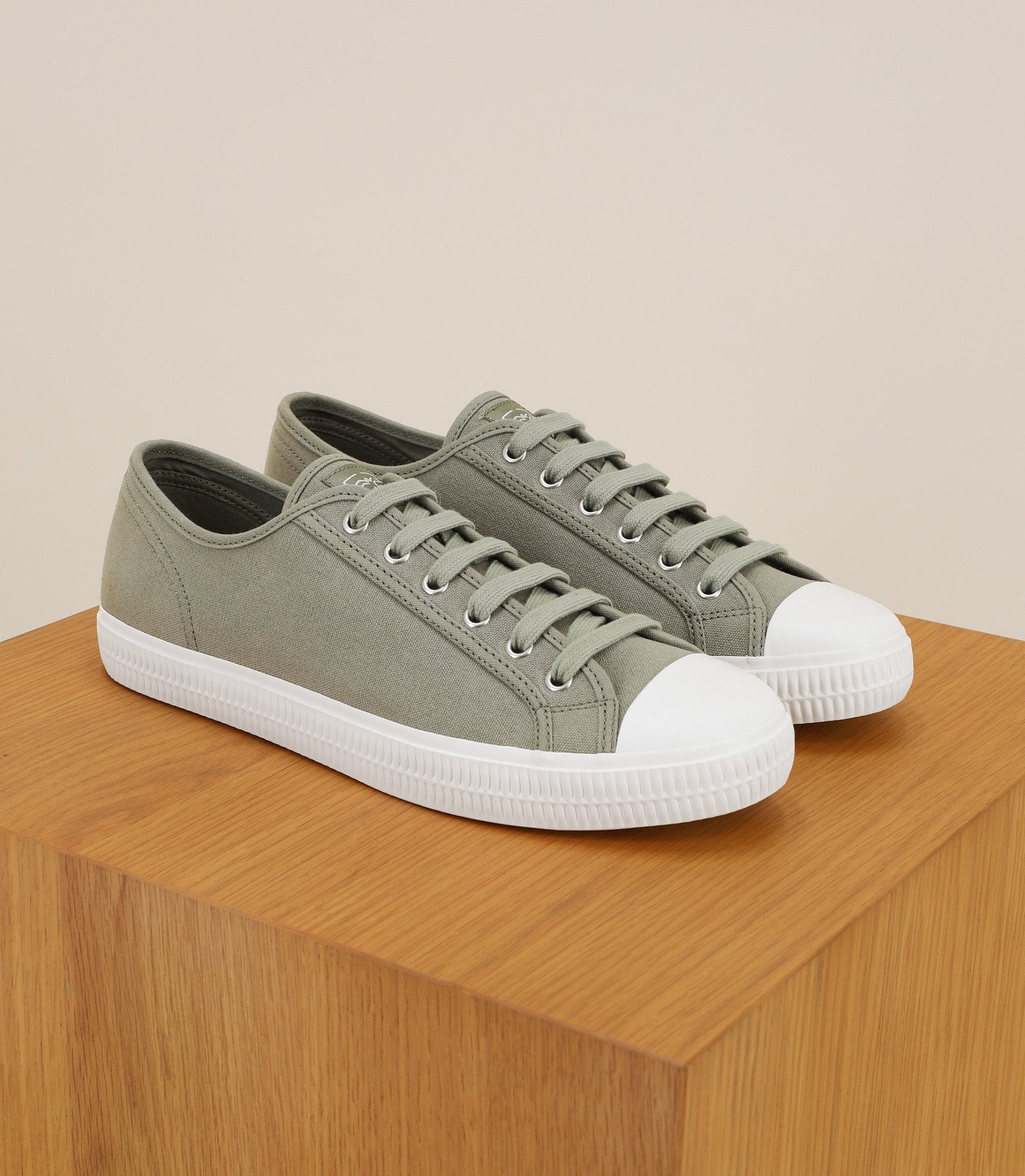 Chaussures baskets en toile kaki - IZAC