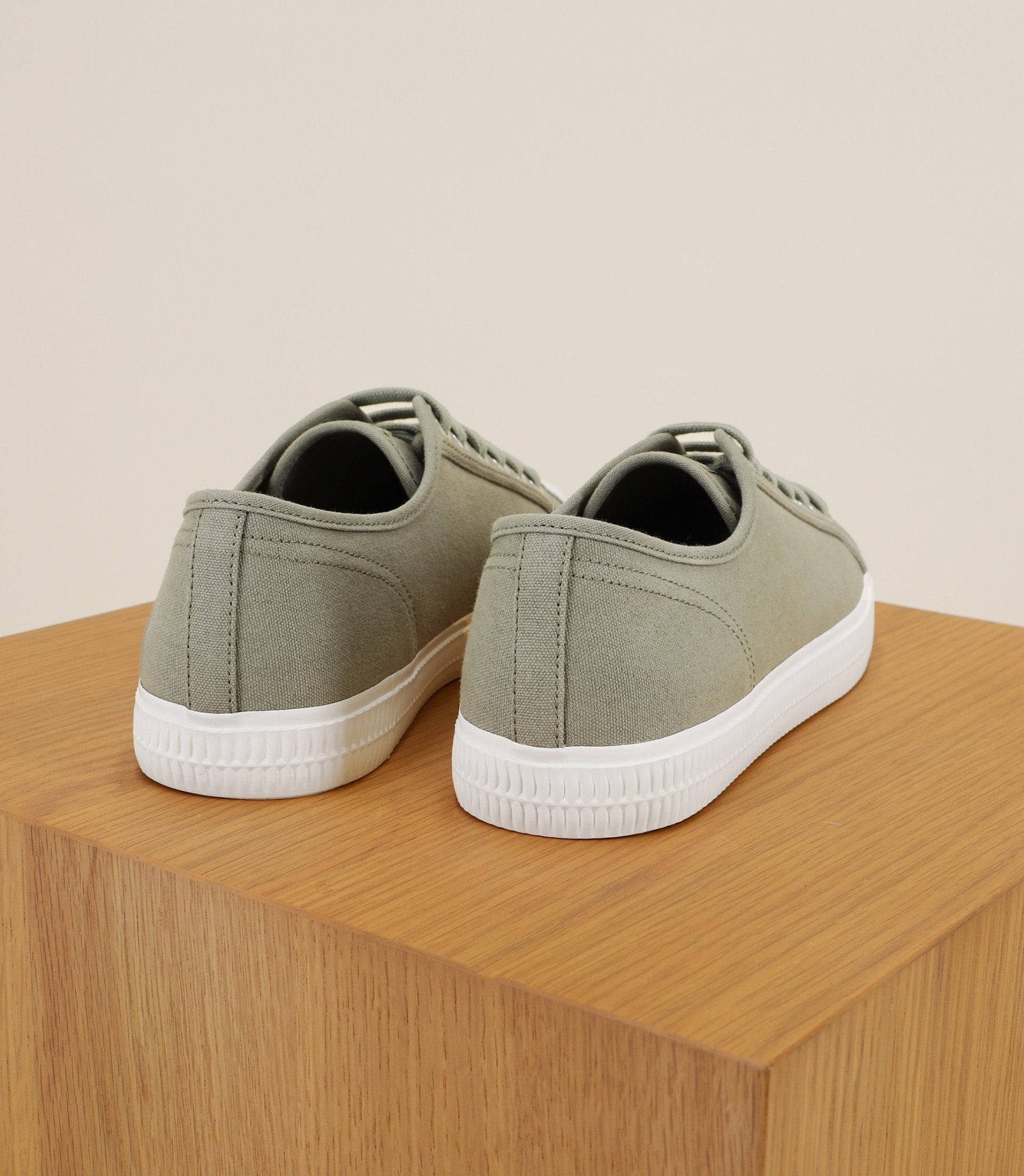 Chaussures baskets en toile kaki - IZAC