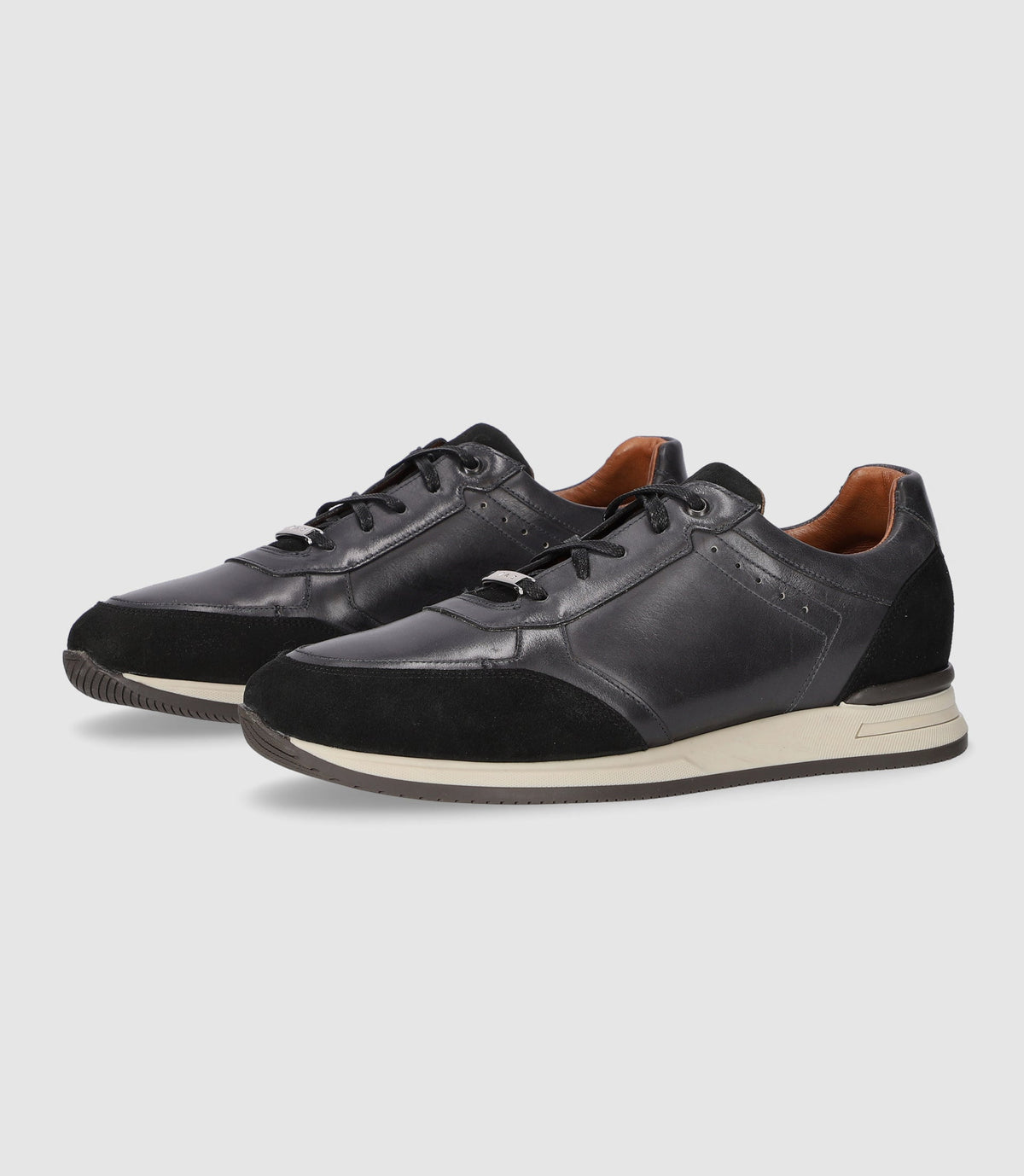 DEFECTUEUSE Sneakers basses en cuir anthracite ORLAN - IZAC