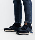Chaussures sneakers en cuir marine - IZAC