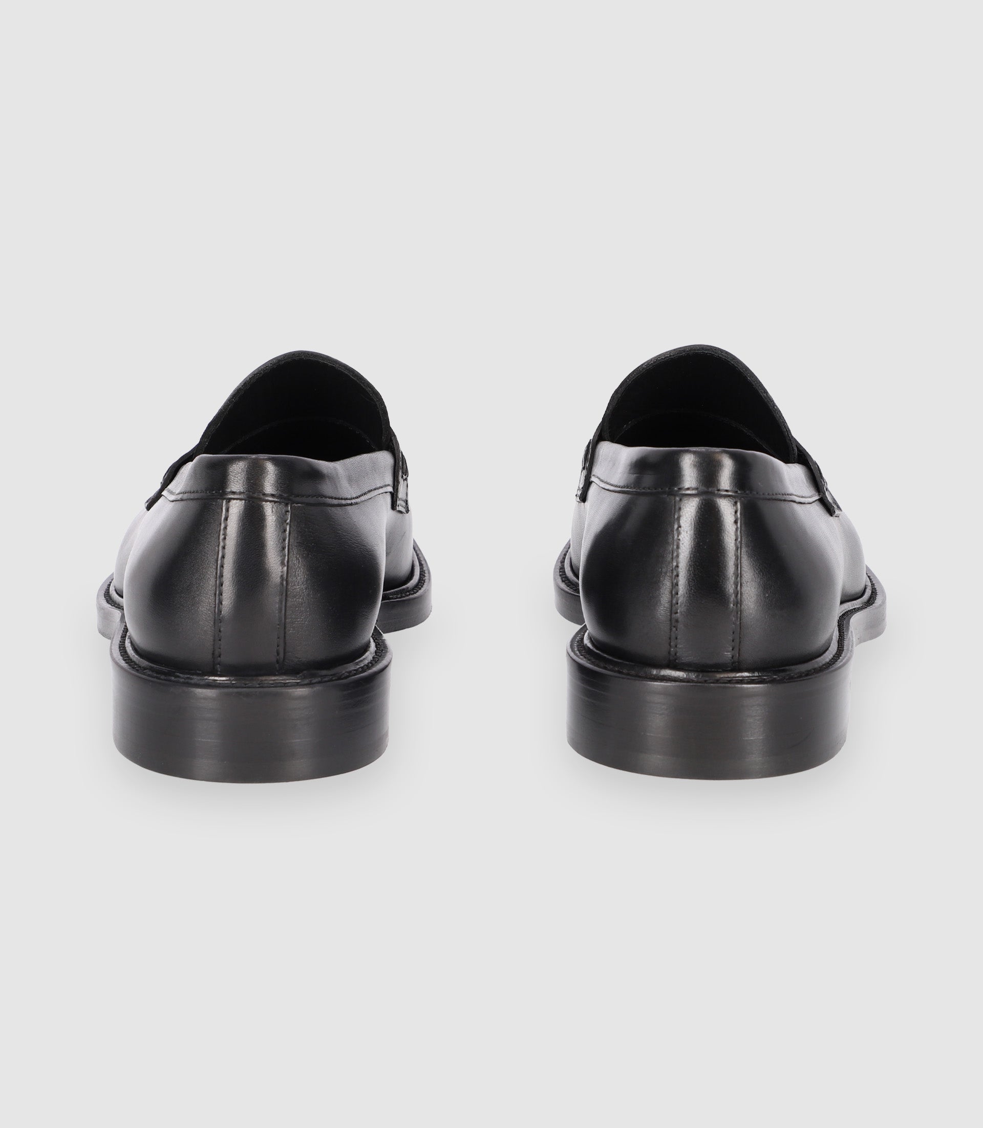 Chaussures mocassins en cuir lisse noires - IZAC