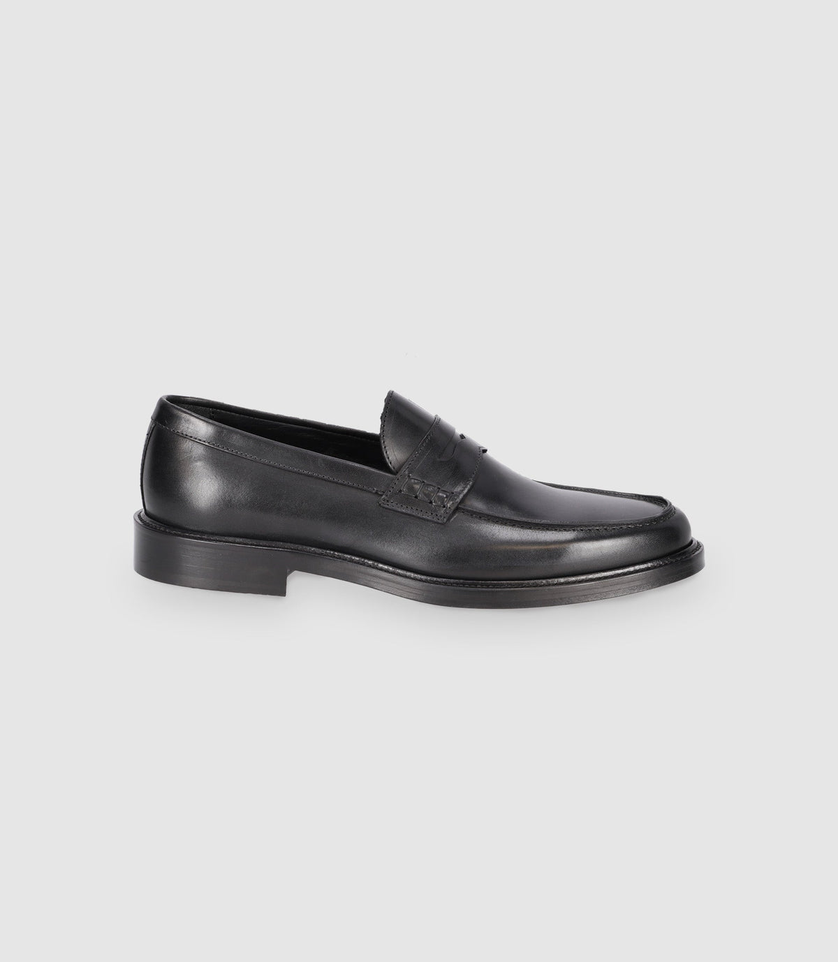 Chaussures mocassins en cuir lisse noires - IZAC