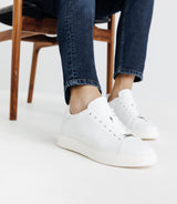 Chaussures sneakers à lacets en cuir blanches - IZAC