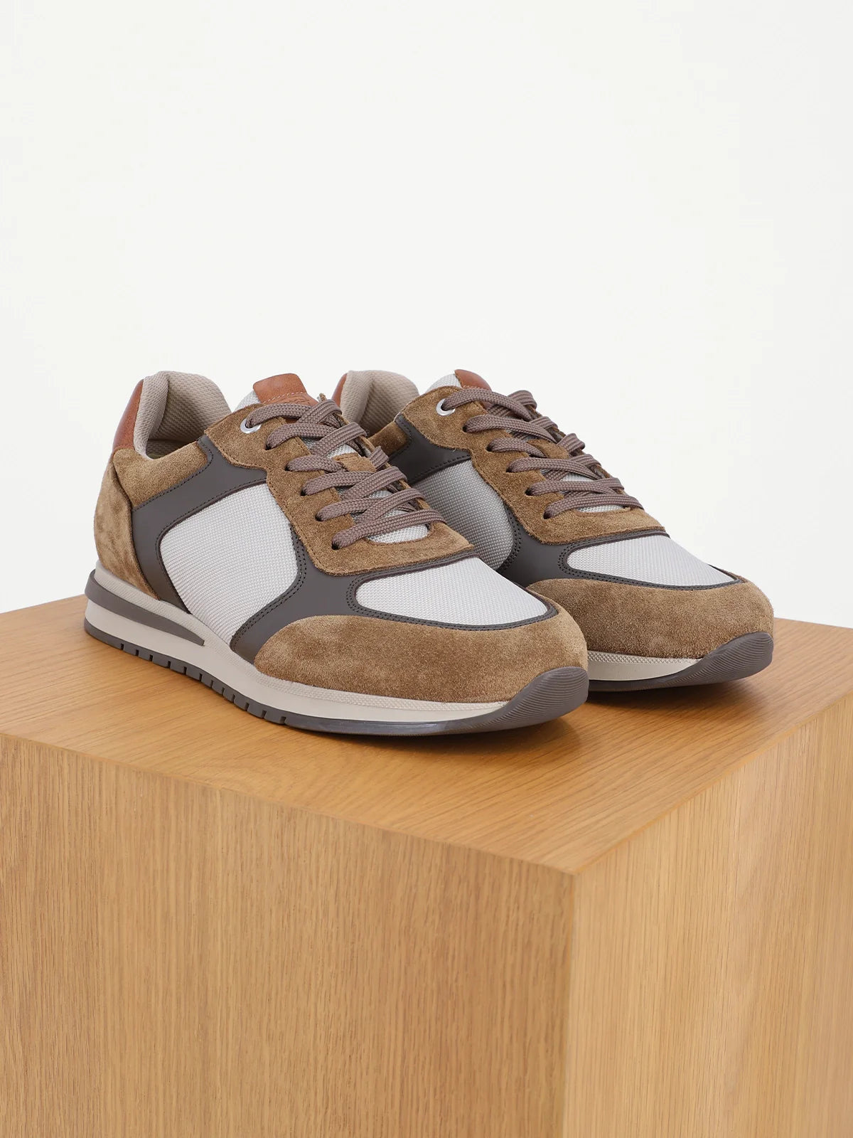 Baskets en cuir beige - IZAC