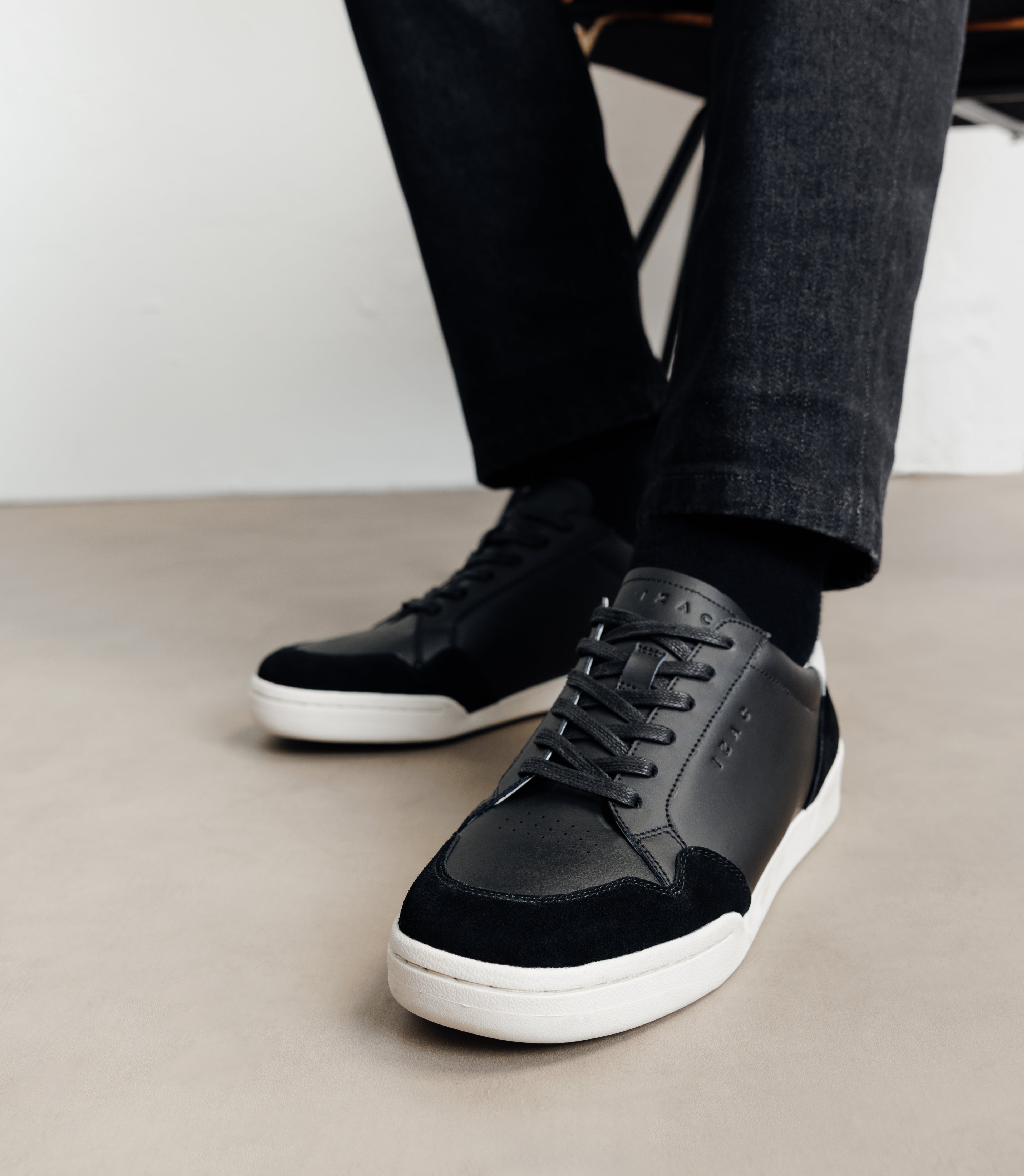 Baskets en cuir noir - IZAC