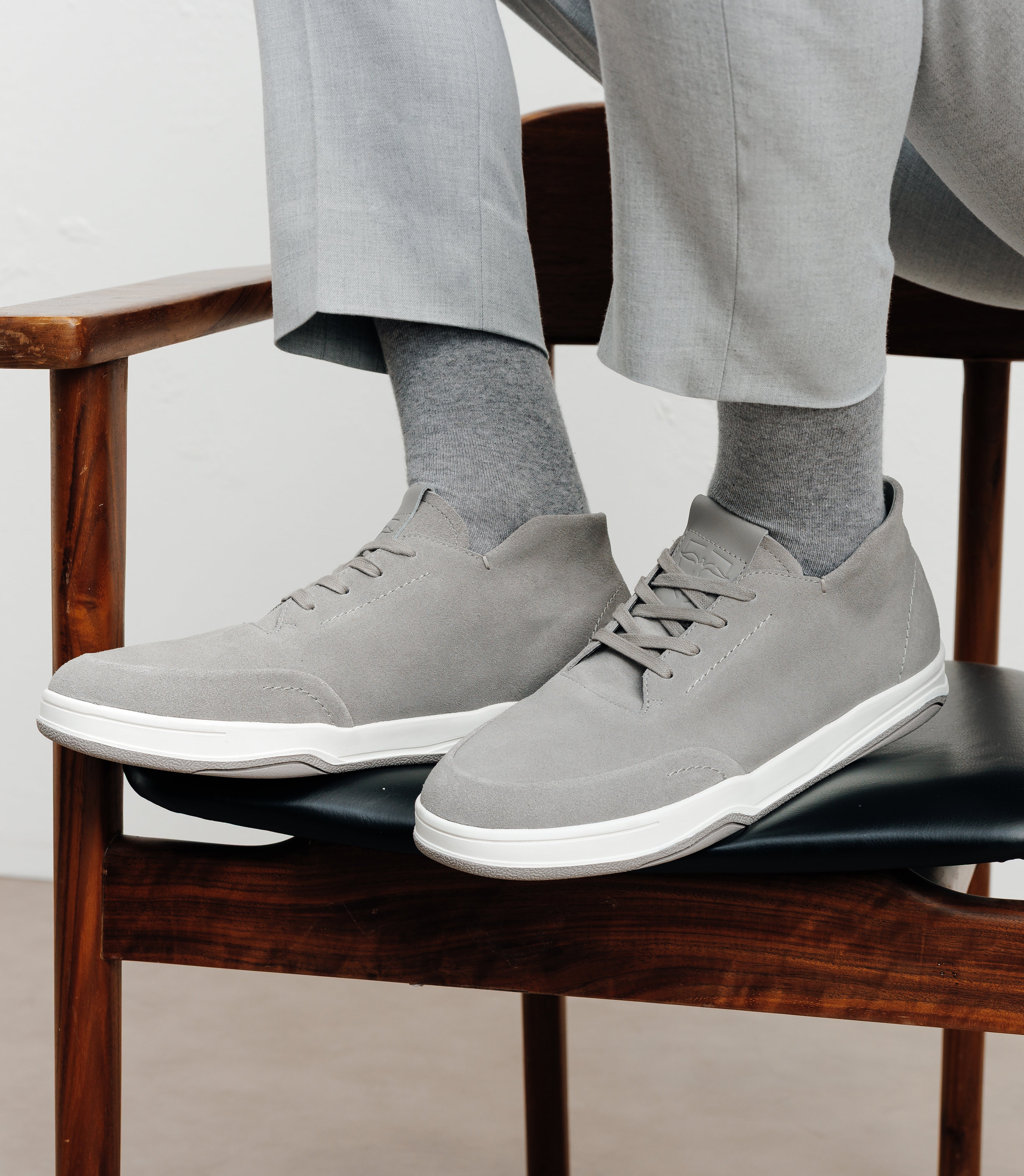 Chaussures baskets montantes en cuir gris - IZAC