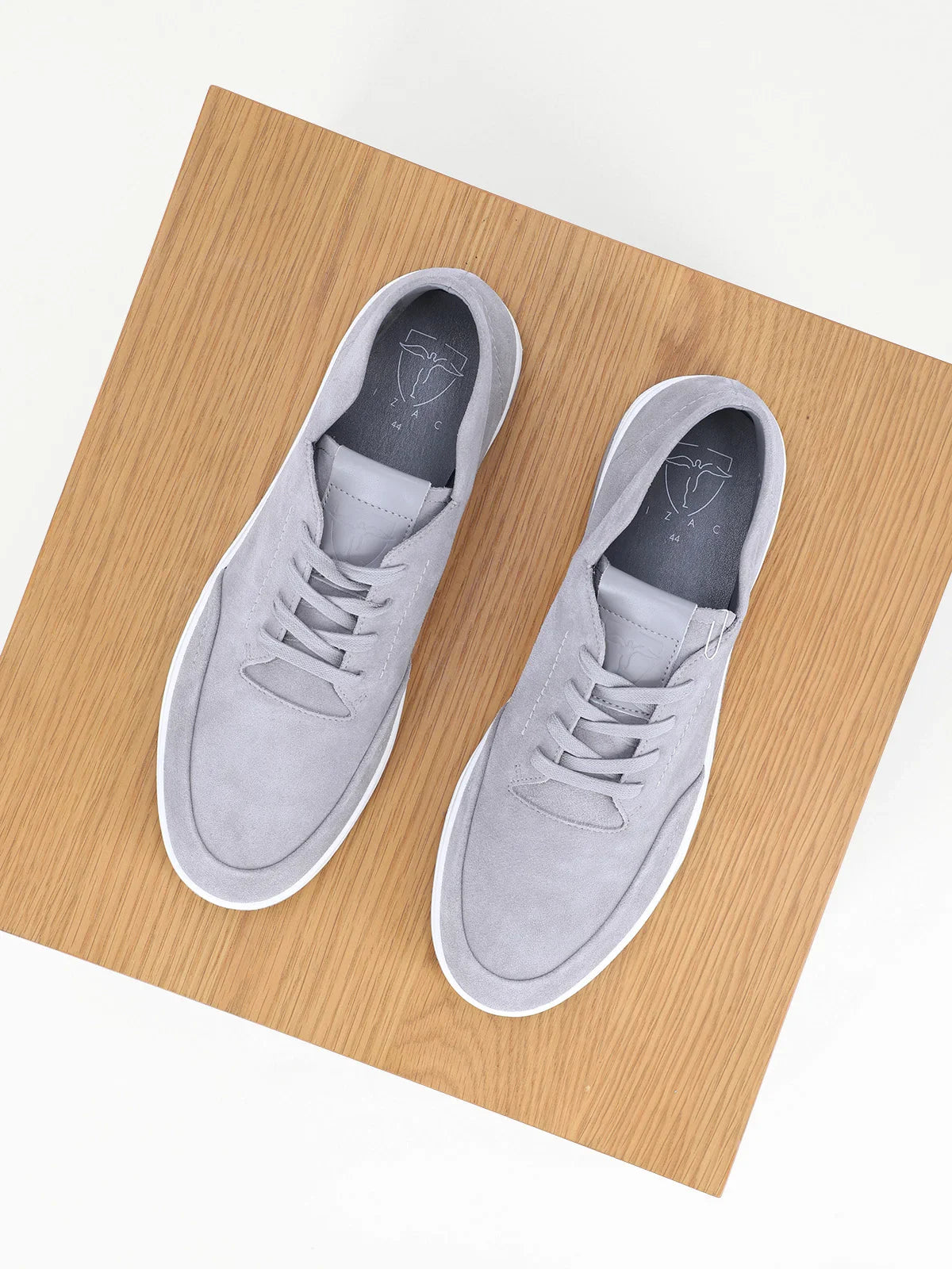 Chaussures baskets montantes en cuir gris - IZAC