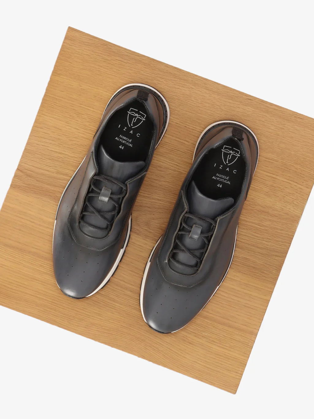 Chaussures baskets grises - IZAC