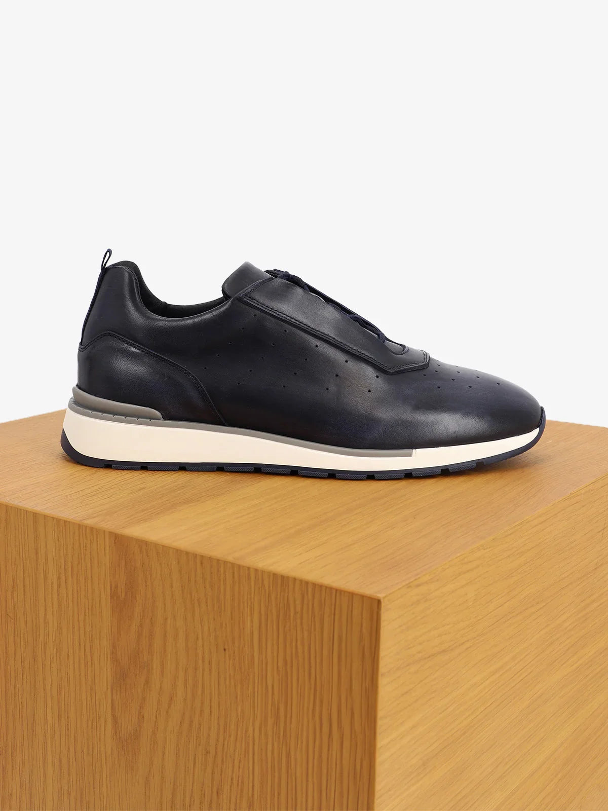 Chaussures baskets marine - IZAC