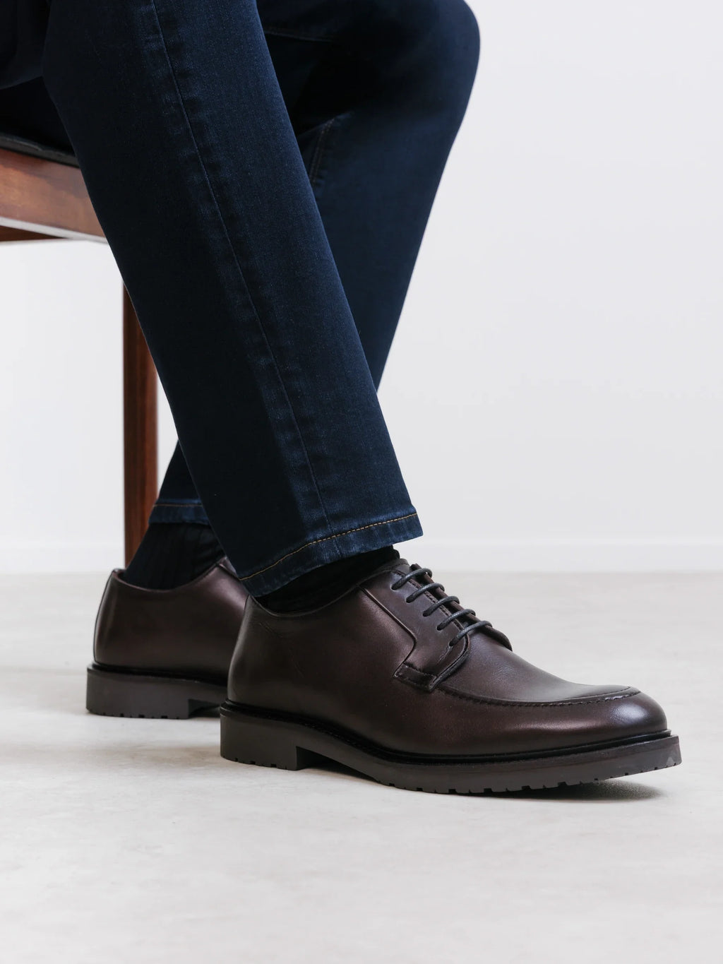 Derby en cuir marron foncé - IZAC
