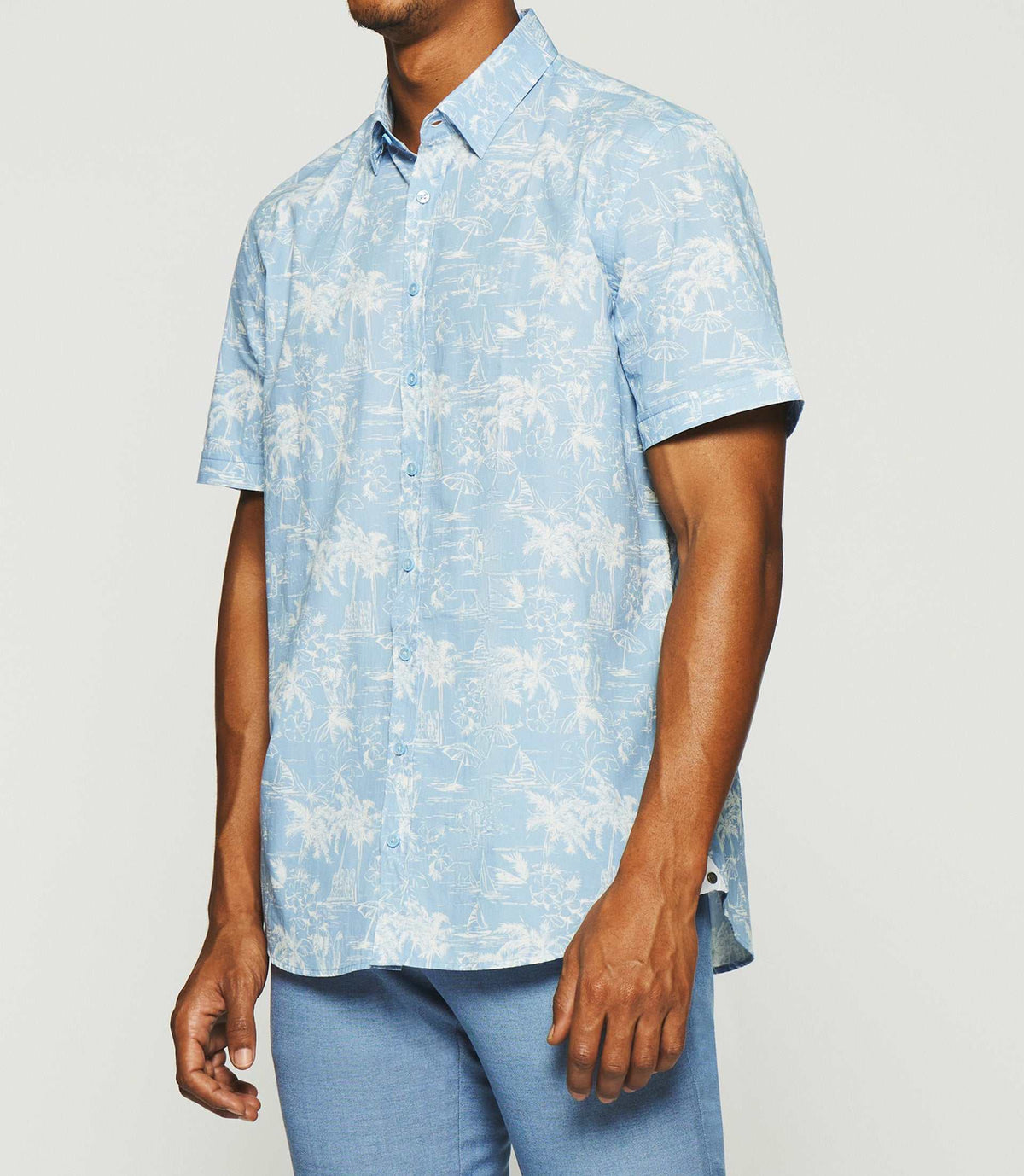 Chemise à imprimé palmier manches courtes ciel et blanche KAMILLE - IZAC