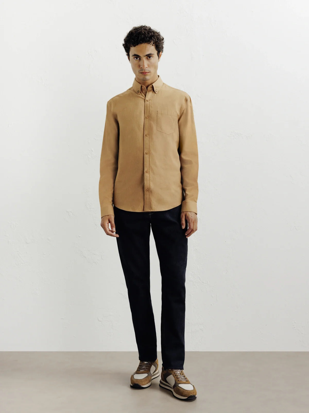 Chemise casual avec col boutonné camel - IZAC