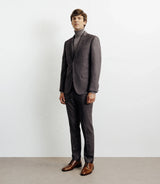 Costume avec boutons marron