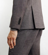 Costume avec boutons marron