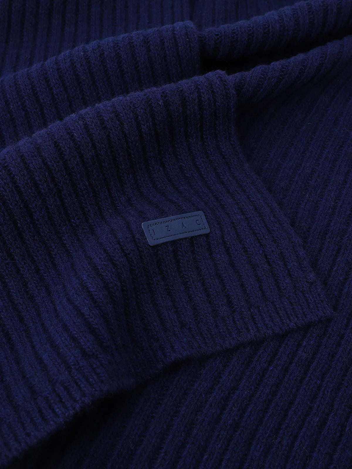 Écharpe en maille unie marine - IZAC