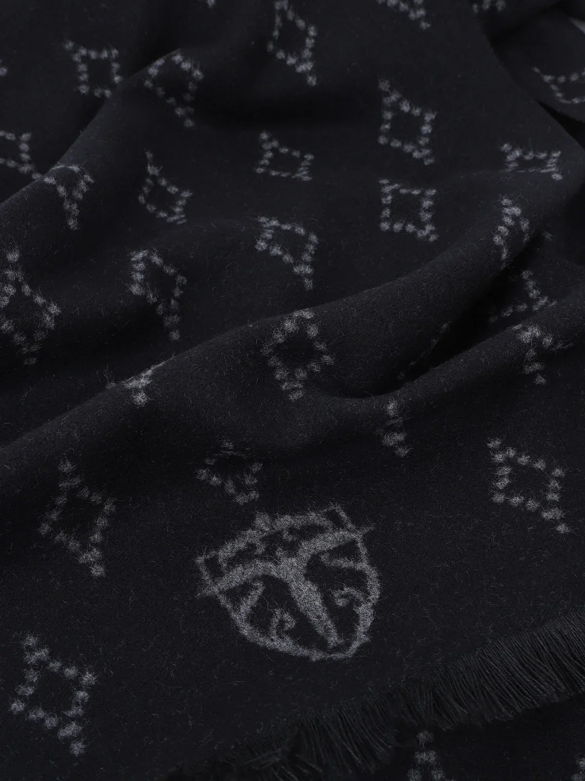 Écharpe noire - IZAC