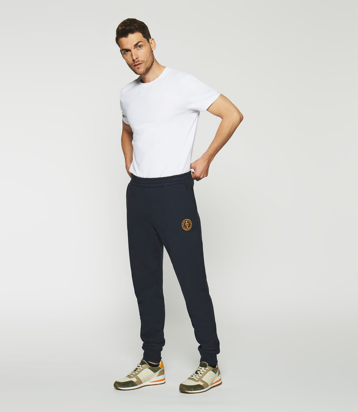 Jogging avec broderie marine SWPETER - IZAC
